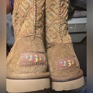 Ugg boots kids size 1 Multicolor print